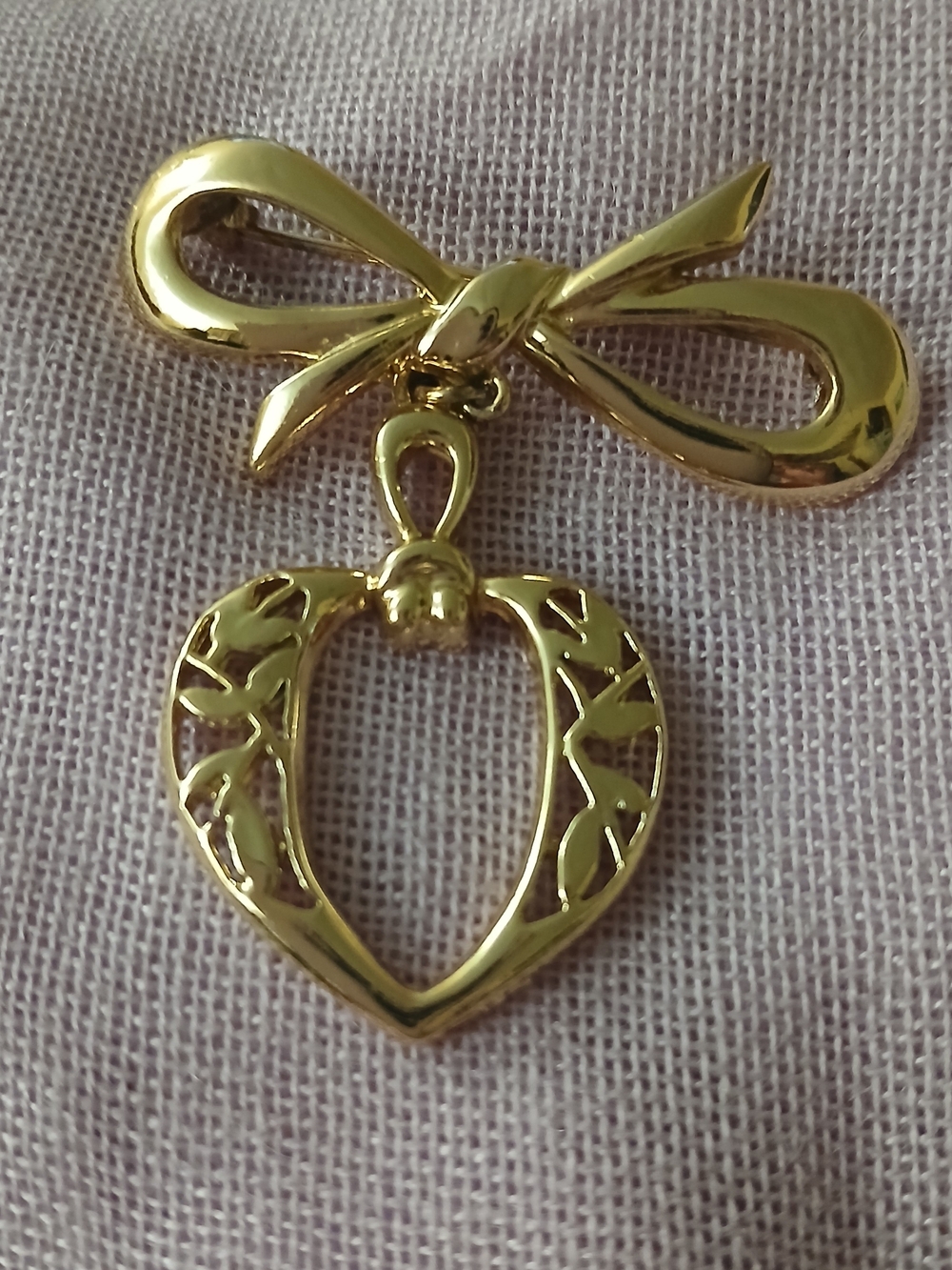 Vintage Gold Bow & Heart Pendant Necklace - Elegant Women's Jewelry